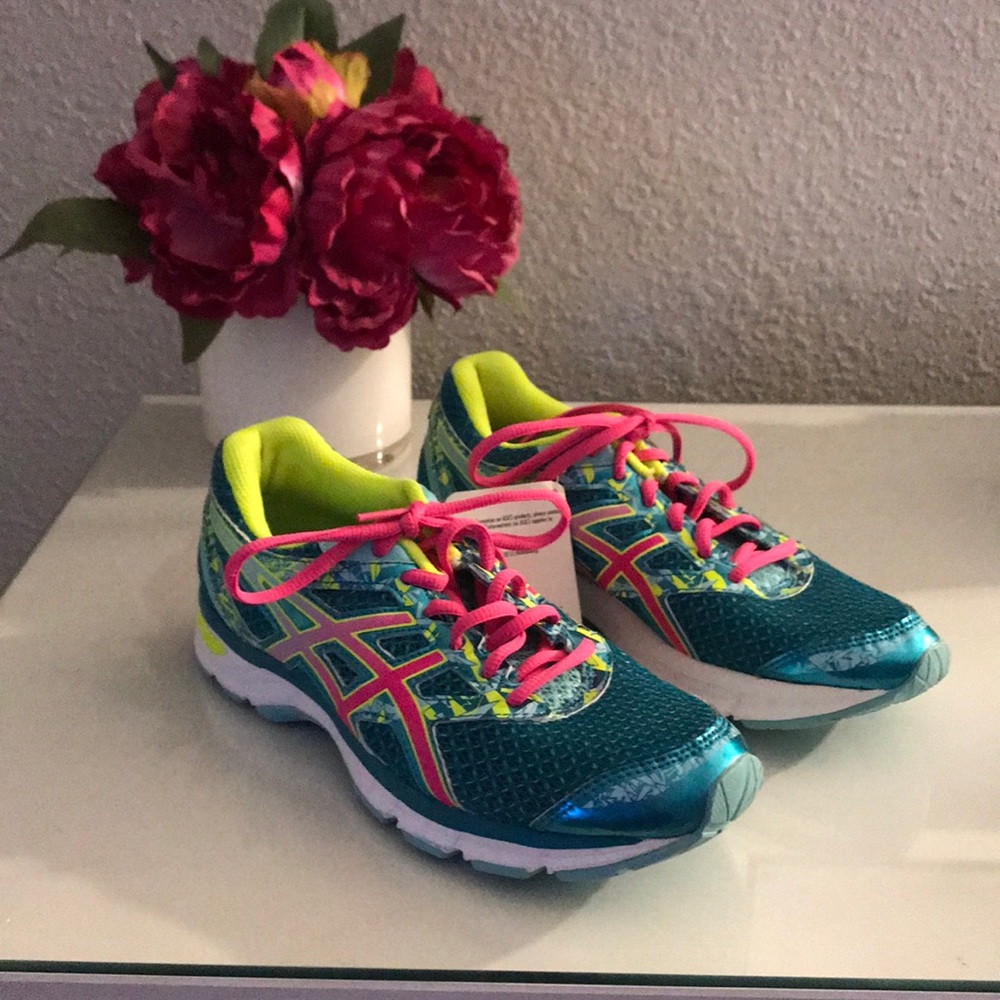 Brand new ASICS